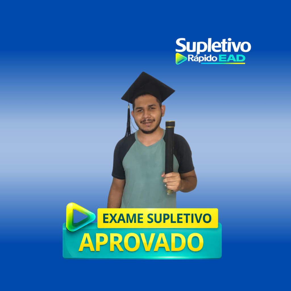 Aluno formada no ensino médio pelo Supletivo Rápido EAD segurando certificado de conclusão.